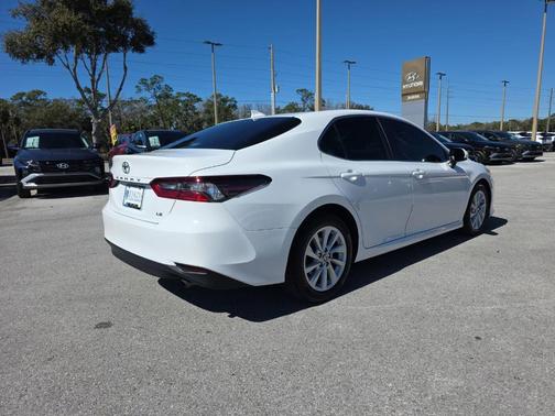 2022 Toyota Camry LE