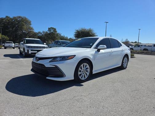 2022 Toyota Camry LE
