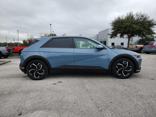 2022 Hyundai IONIQ 5 SE