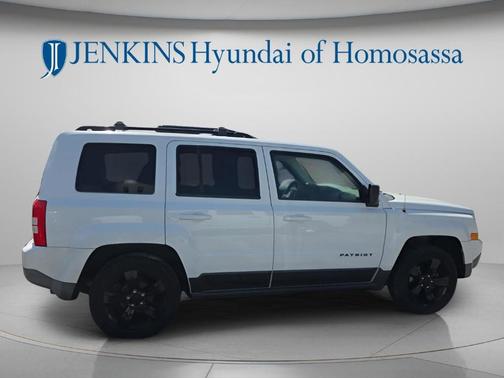 Bright White Clearcoat 2015 Jeep Patriot Altitude