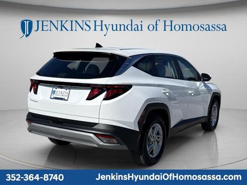 White Pearl 2026 Hyundai TUCSON SE