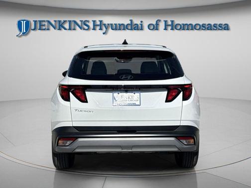 2026 Hyundai TUCSON SE