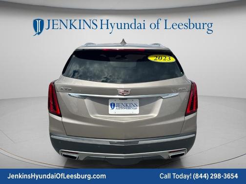Latte 2023 Cadillac XT5 Premium Luxury