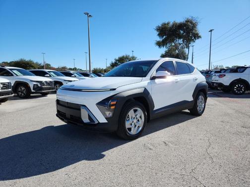 2026 Hyundai KONA SE