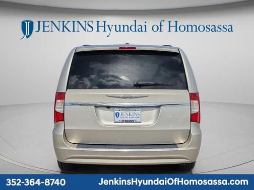 2012 Chrysler Town & Country Touring