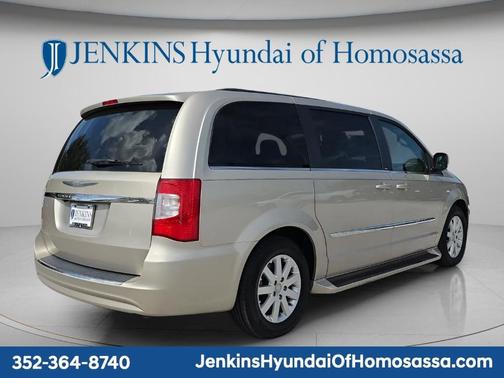 2012 Chrysler Town & Country Touring