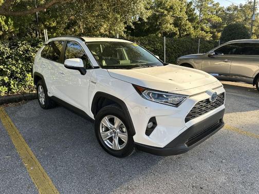 2021 Toyota RAV4 Hybrid XLE