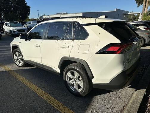 2021 Toyota RAV4 Hybrid XLE