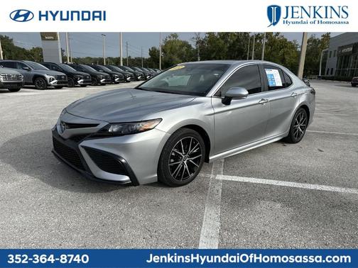 2022 Toyota Camry SE