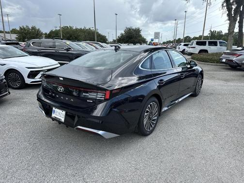 2025 Hyundai SONATA Hybrid SEL