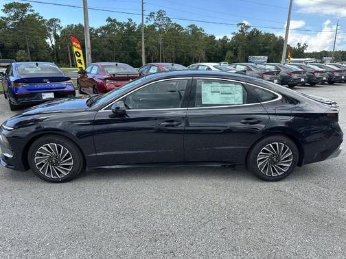2025 Hyundai SONATA Hybrid SEL