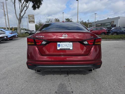 2022 Nissan Altima 2.5 SR