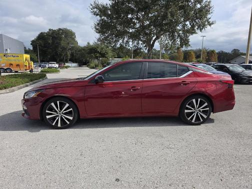 2022 Nissan Altima 2.5 SR