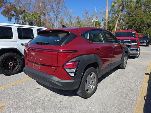 2024 Hyundai KONA SE