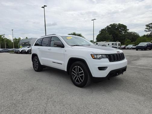 Bright White Clearcoat 2021 Jeep Grand Cherokee Trailhawk