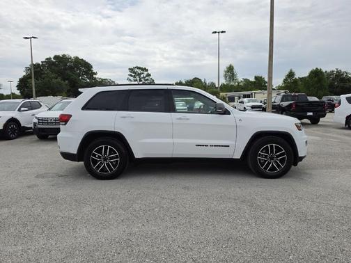 Bright White Clearcoat 2021 Jeep Grand Cherokee Trailhawk