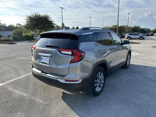 2023 GMC Terrain SLT
