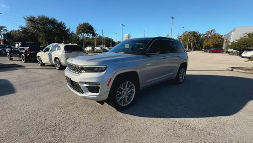 2022 Jeep Grand Cherokee Summit