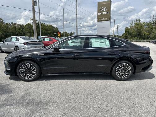 2025 Hyundai SONATA Hybrid SEL