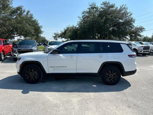 2024 Jeep Grand Cherokee L Laredo