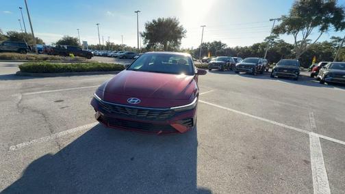 2025 Hyundai ELANTRA Limited