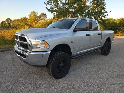 2017 RAM 2500 Tradesman Crew Cab 4x4 6'4' Box