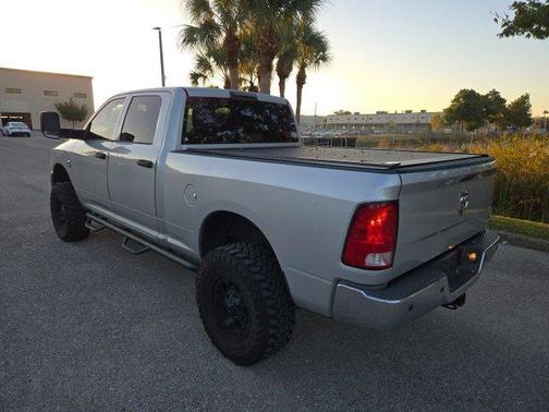 2017 RAM 2500 Tradesman Crew Cab 4x4 6'4' Box