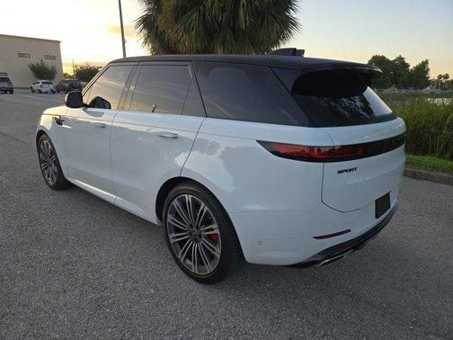 2024 Land Rover Range Rover Sport SE
