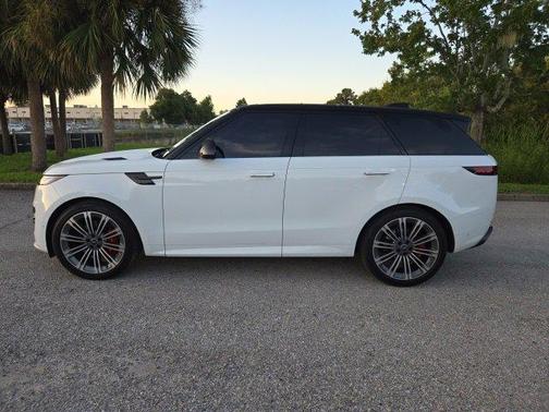 2024 Land Rover Range Rover Sport SE