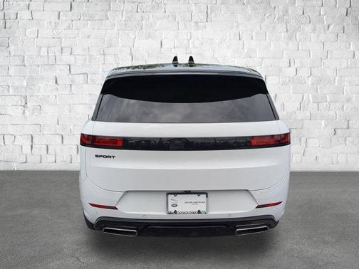 2024 Land Rover Range Rover Sport SE