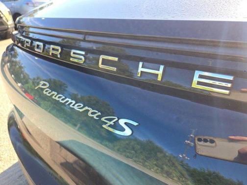 2018 Porsche Panamera 4