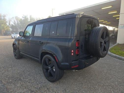 2023 Land Rover Defender 110 X-Dynamic SE