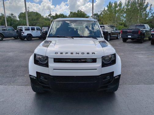 2025 Land Rover Defender 110 P400 X-Dynamic SE