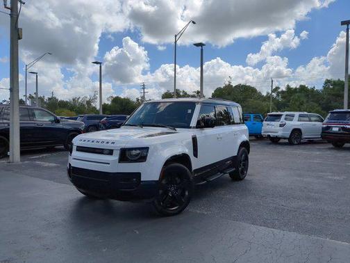 2025 Land Rover Defender 110 P400 X-Dynamic SE