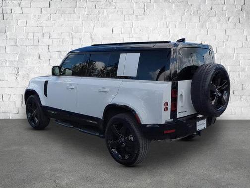 2025 Land Rover Defender 110 P400 X-Dynamic SE