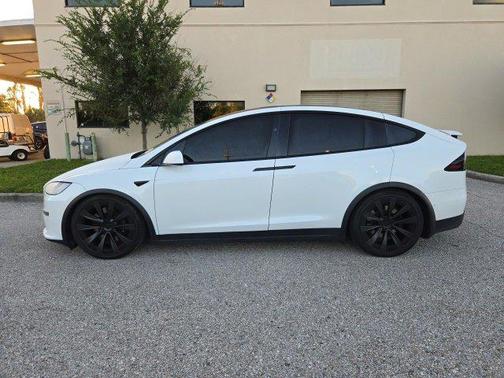 2022 Tesla Model X Plaid Tri Motor All-Wheel Drive