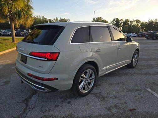 2020 Audi Q7 55 Premium Plus