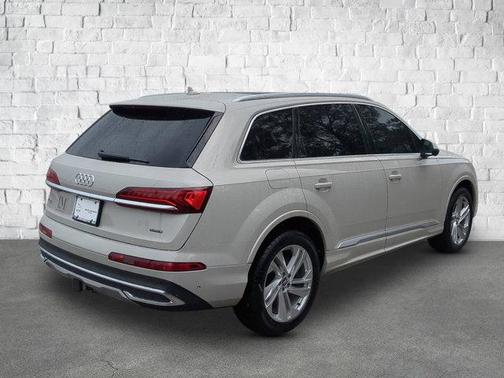 2020 Audi Q7 55 Premium Plus