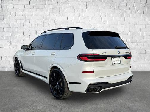 2024 BMW X7 M60i