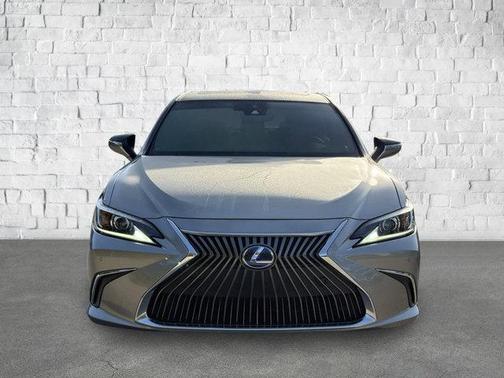 2020 Lexus ES 300h Base
