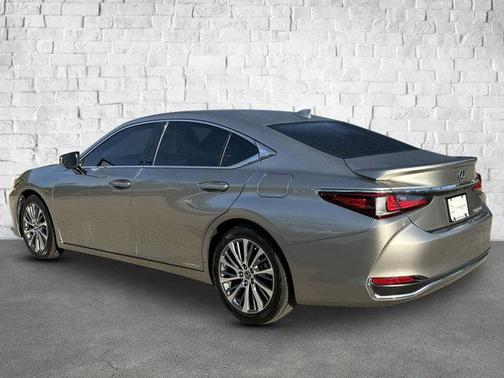 2020 Lexus ES 300h Base