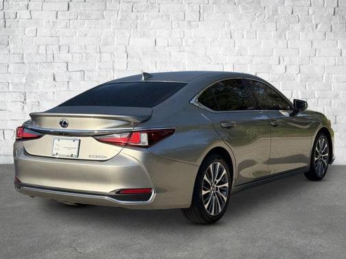 2020 Lexus ES 300h Base