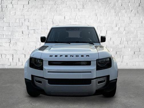 2023 Land Rover Defender 90 SE