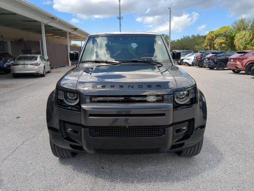 2023 Land Rover Defender 110 V8