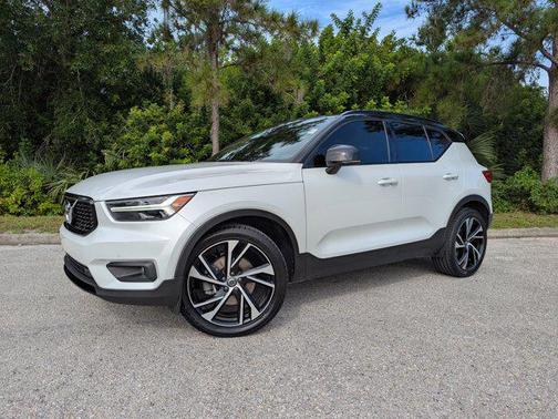 2021 Volvo XC40 T5 R-Design