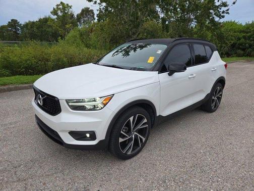 2021 Volvo XC40 T5 R-Design