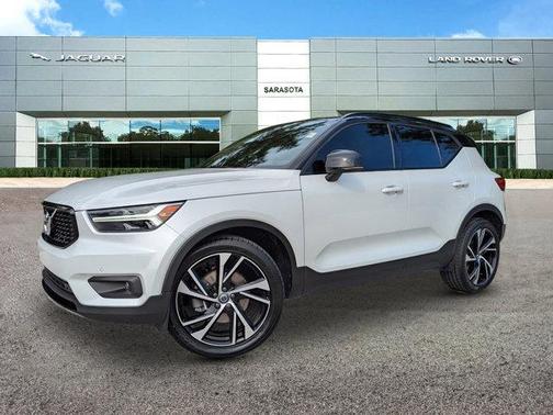 2021 Volvo XC40 T5 R-Design