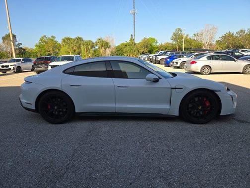 2022 Porsche Taycan GTS