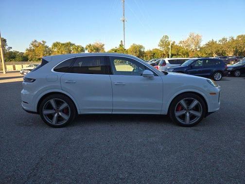 2025 Porsche Cayenne S