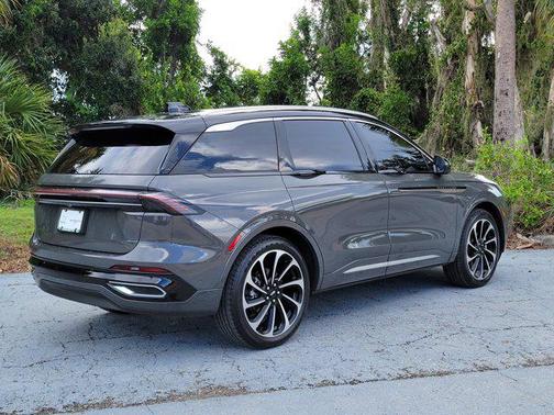 2024 Lincoln Nautilus Black Label